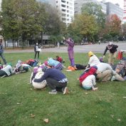 チームで返信の術で蛇に変身するこども忍者たち