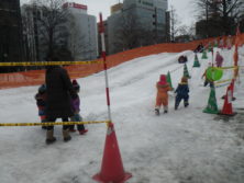 大通7丁目のソリすべりの画像