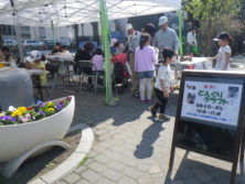 どんぐりクラフト会場の画像