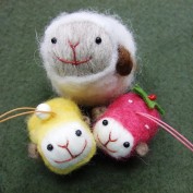 売店にて、ラムキンストラップ発売中。他にも絵はがき、札幌スタイル商品も取り扱っています。